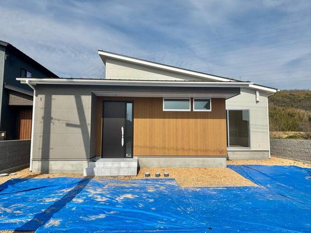 New 4LDK House in Utazu, Kagawa with Long-Term Warranty - Thumbnail 2