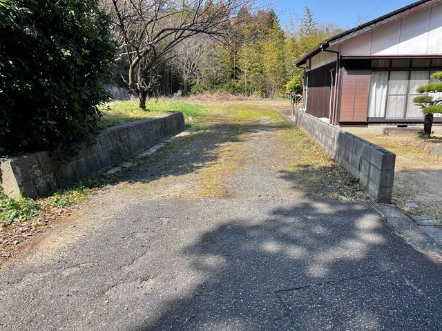 695 sqm Vacant Land for Sale in Nishi-Kiba, Ube, Yamaguchi - Thumbnail 4