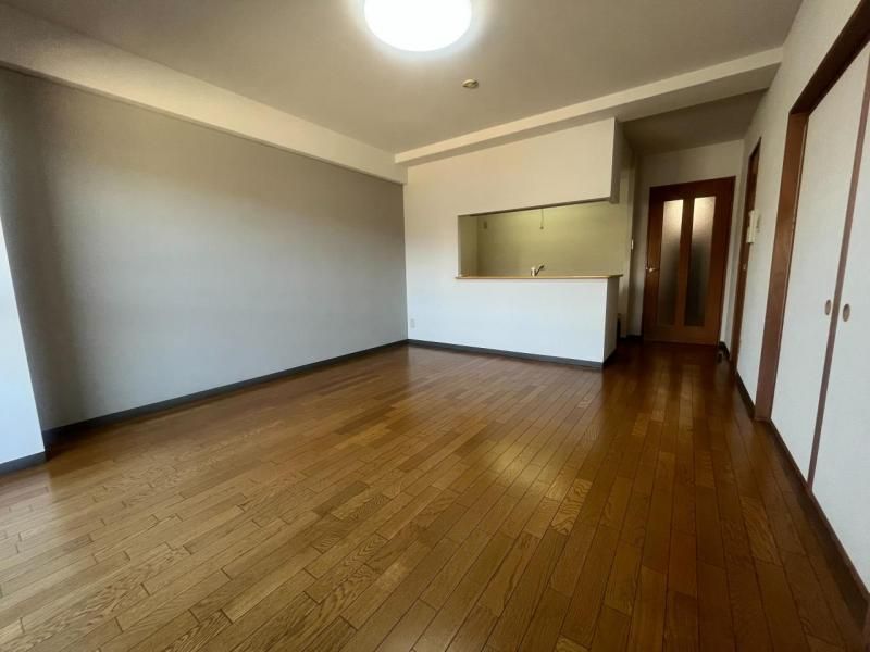 2LDK Apartment with Private Garage in Tsuruga, Fukui - Thumbnail 2