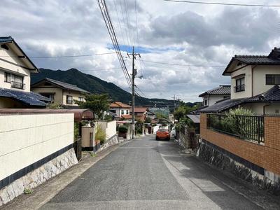 [Homes] Bus: Take the Hiroshima Electric Railway bus to "Kusunokidai-chu" and walk for 3 minutes (Asakita-ku, Hiroshima City) Used detached house (Property number: 3212070-0000052) — Image 2, Asakita, Hiroshima