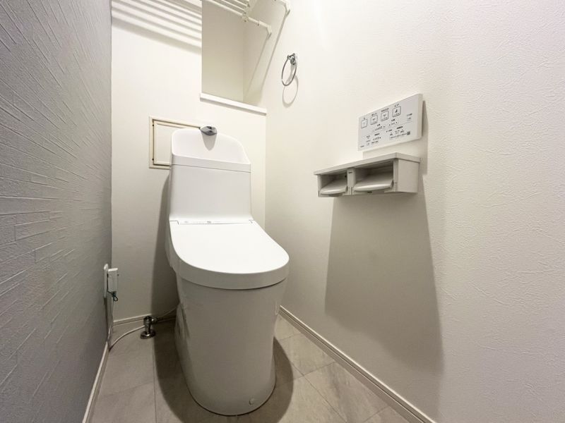 2LDK Renovated Apartment in Hakata Ward, Fukuoka - Thumbnail 3