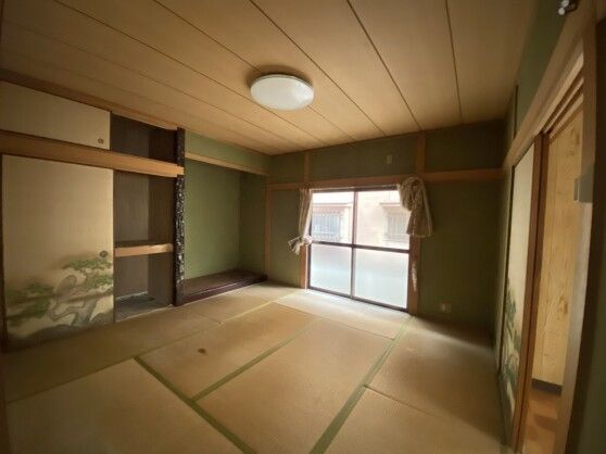 4DK Wooden House in Toon City, Ehime for 3 Million Yen - Thumbnail 2