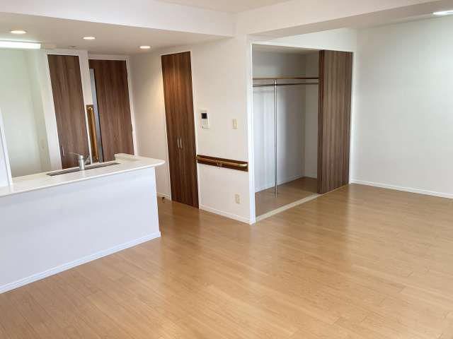 Renovated 2LDK Apartment for Sale in Prest Tenjincho, Morioka - Thumbnail 2