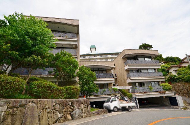 Raffine Ashiya 4F: 2LDK Condo with Views in Hyogo - Thumbnail 4