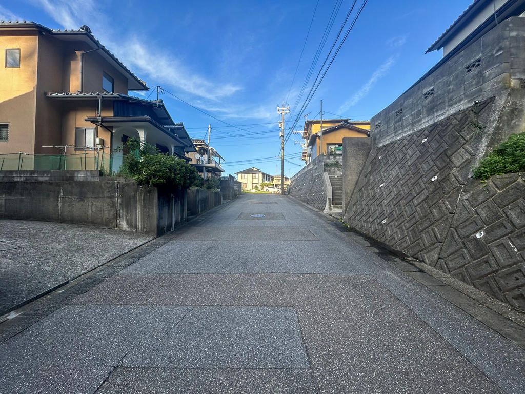 Land for Sale in Tsubata, Ishikawa: 71 Tsubo Plot - Thumbnail 3