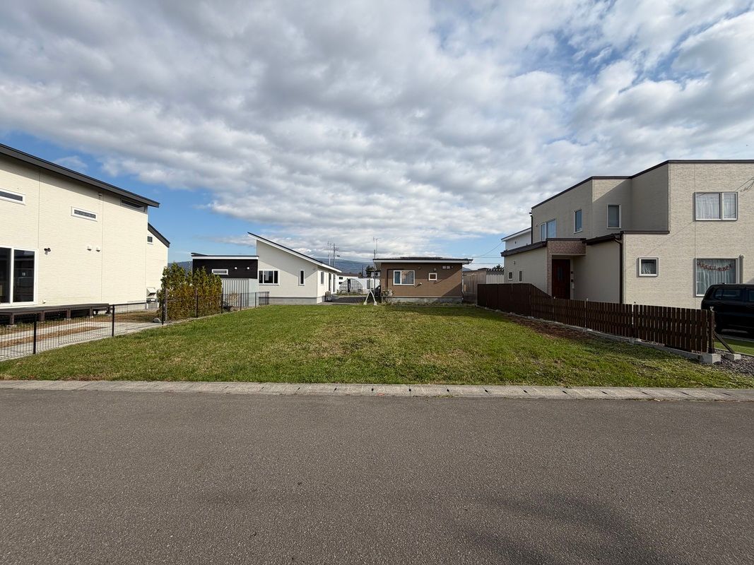 Land for Sale in Hokuto City, Hokkaido - 235 sqm Plot - Thumbnail 2