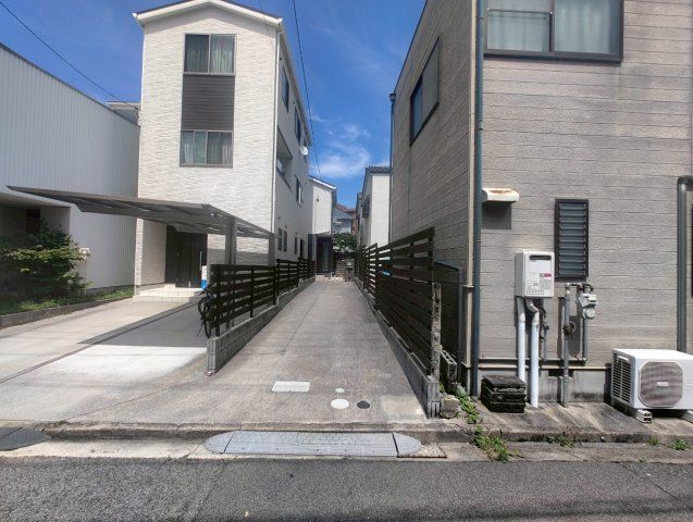 4LDK House in Hiroshima Minami Ward with Garden Space - Thumbnail 2
