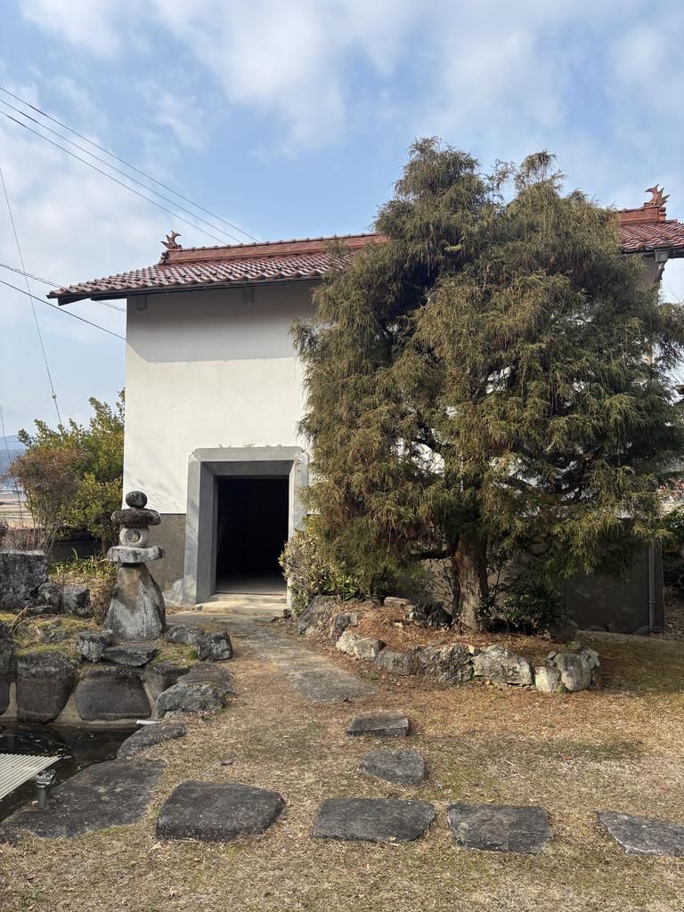 9DK Countryside House with Land and Kura in Hiroshima - Thumbnail 2