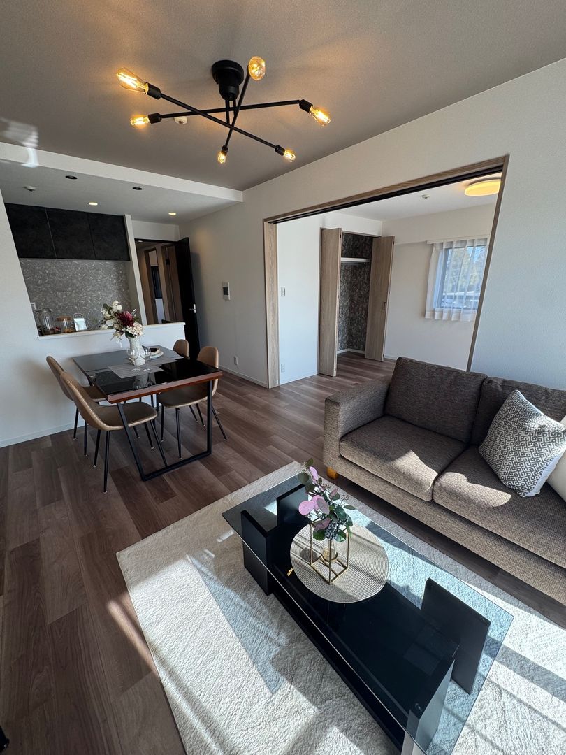 Grand Eagle Kawasaki East II 3LDK Renovated Apartment for Sale - Thumbnail 4
