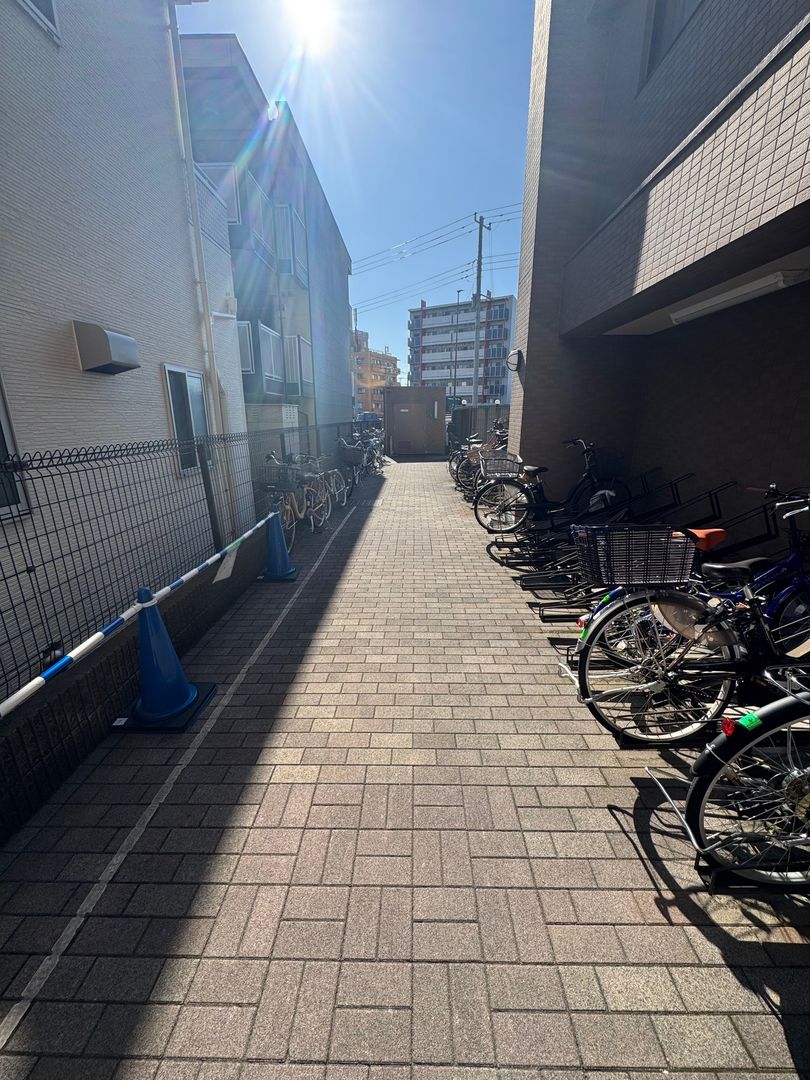 Grand Eagle Kawasaki East II 3LDK Renovated Apartment for Sale - Thumbnail 2