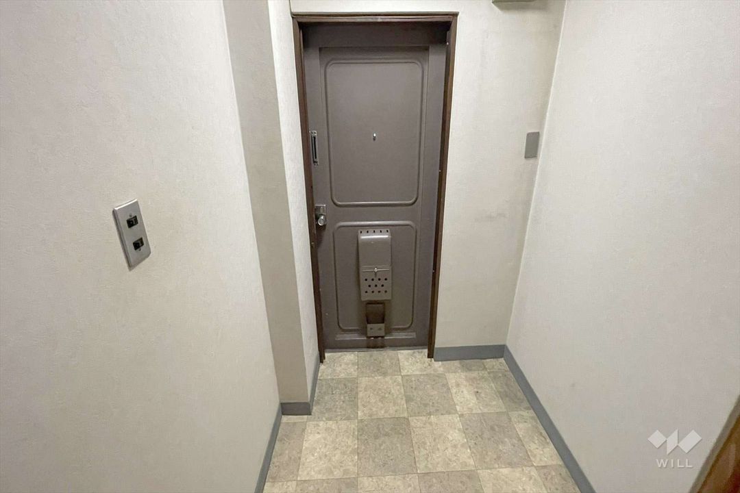 Itami Green Heights 2LDK Apartment for Sale Near JR Station - Thumbnail 2