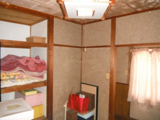1974 5DK House for Renovation in Niihama, Ehime - 600,000 Yen - Thumbnail 4