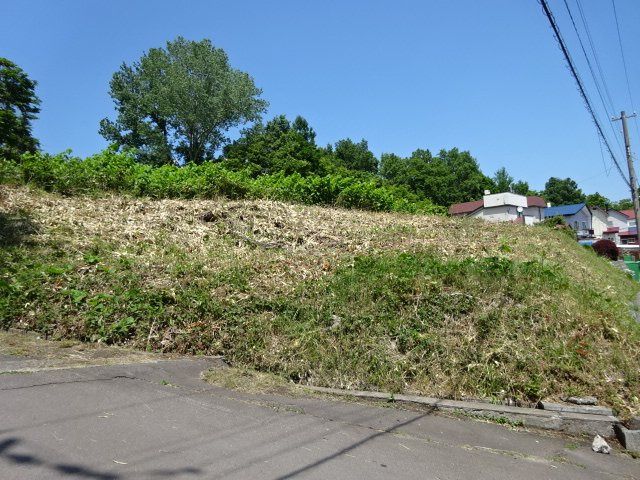 470 sqm Land for Sale in Otaru, Hokkaido - Steep Slope Hazard Area - Thumbnail 4