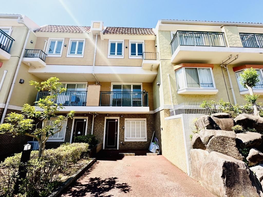Renovated 3LDK Apartment with Rooftop Terrace in Sakura Eucalyptus Hills - Image 1