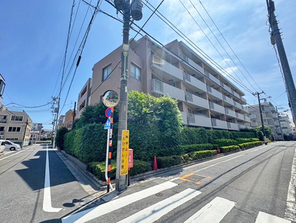 2LDK Apartment for Sale in Denenchofu Minami, Ota, Tokyo - Image 10