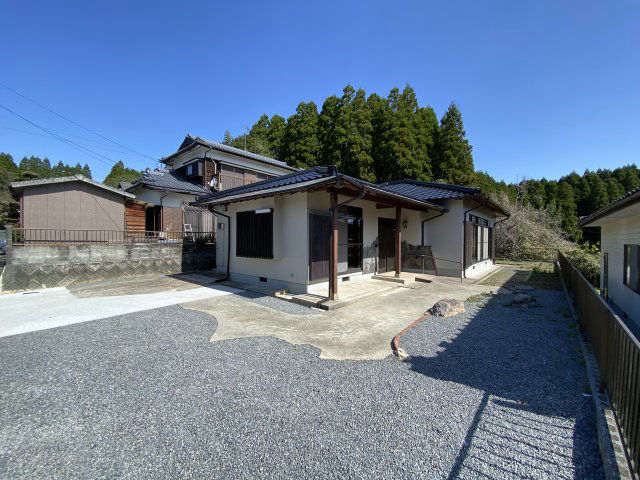 Renovated 4DK House in Yamaga with Parking - Thumbnail 4