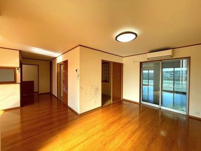 4LDK Family Home Near Ishikiri-Hachimangu Station — Image 4, Yawata, Kyoto