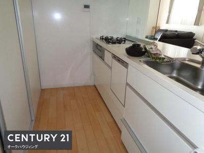 Spacious 4SLDK House Near Katsura Station, Kyoto — Image 1, Nishikyo, Kyoto