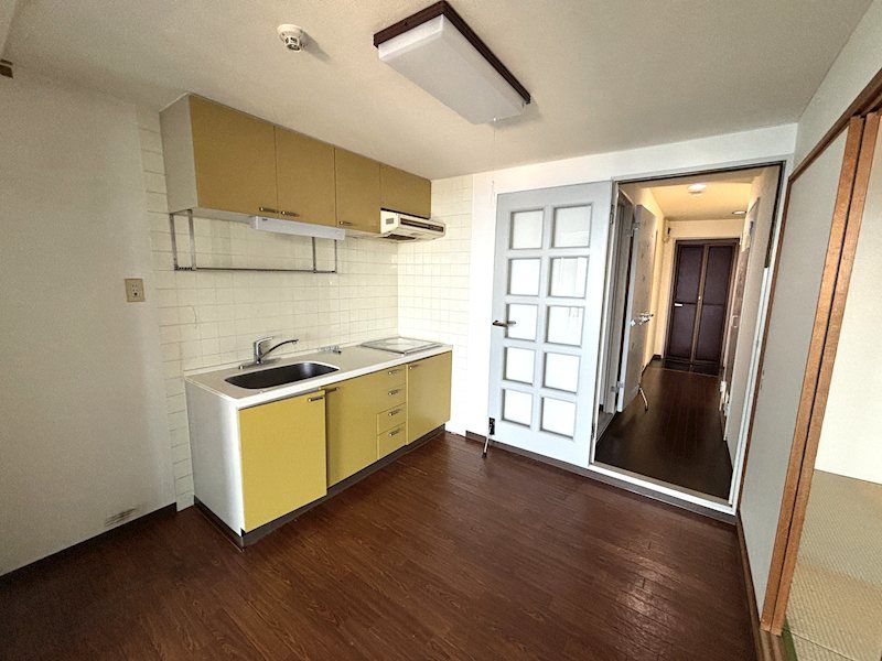 2LDK Apartment with Ocean Views in Izu Atagawa - Thumbnail 3