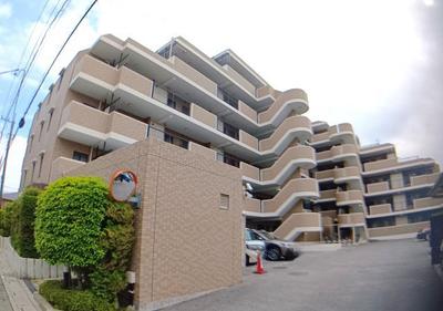 Renovated 3LDK Apartment for Sale in Kasukabe City — Image 1, Kasukabe, Saitama