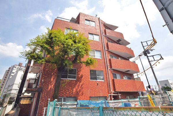 Gentry Mejiro 1LDK Apartment for Sale in Toshima, Tokyo - Thumbnail 2