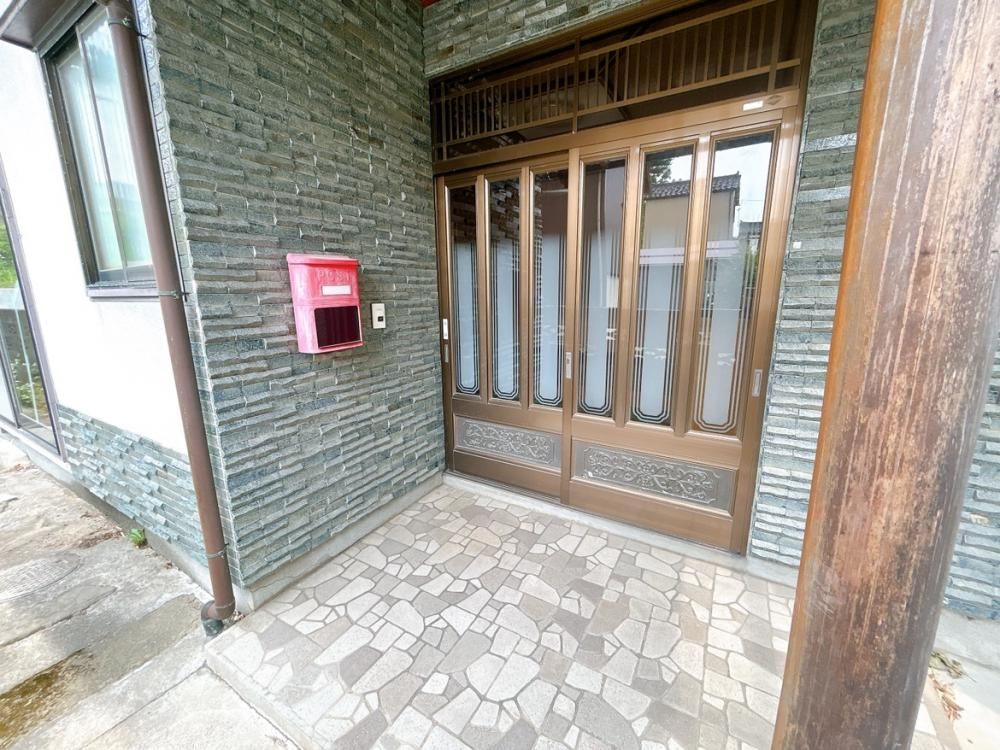 Two-Building Property in Sakata Commercial District - Thumbnail 2
