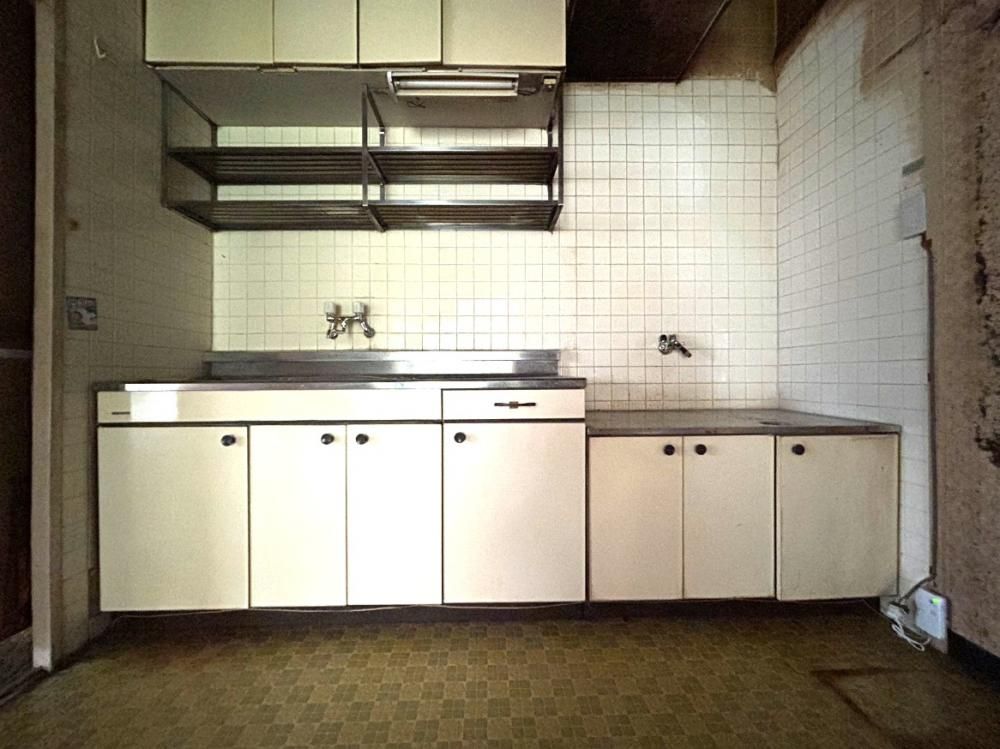Renovated 3LDK Apartment in Oita City with Full Interior Updates - Thumbnail 4