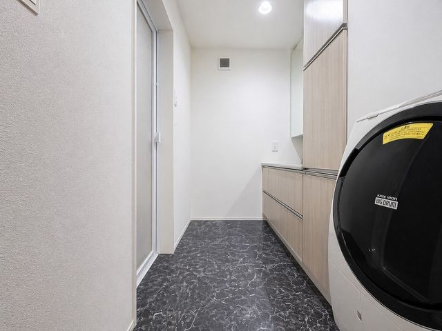 1SLDK Modern House for Sale in Kameido, Koto City - Thumbnail 4