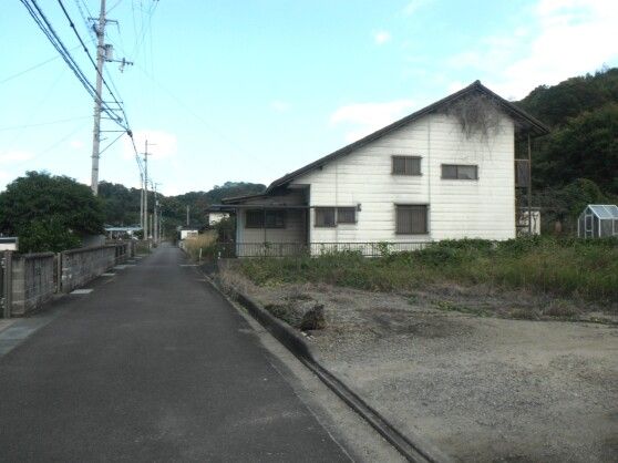 4K Wooden House with Vaulted Ceiling for Sale in Niihama, Ehime - Thumbnail 2