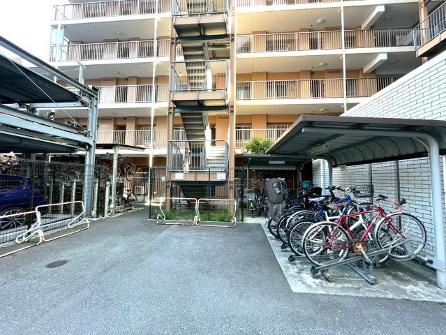 3LDK Apartment for Sale in Toshima-ku, Tokyo - 62 sqm - Thumbnail 3