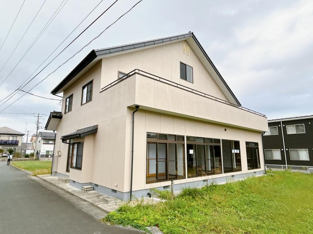 Renovated 7-Bedroom House in Minamisoma with Modern Amenities - Thumbnail 2
