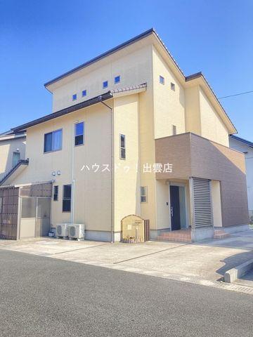 5SLDK House with Solar Panels in Izumo City — Image 1, Izumo, Shimane