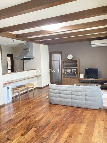 5SLDK House with Solar Panels in Izumo City — Image 2, Izumo, Shimane