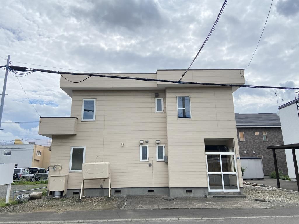 Land Plot in Sapporo Kita Ward - No Build Conditions, Old House Present - Image 1