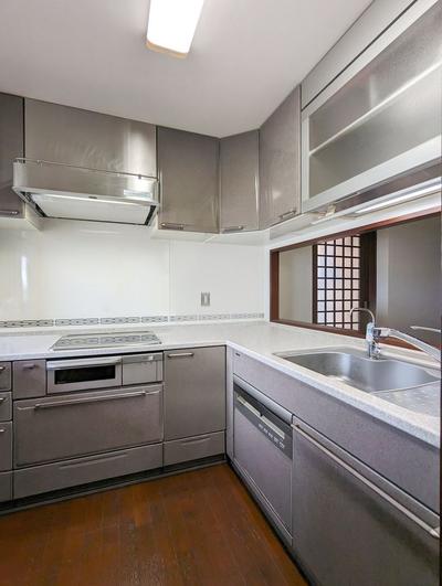 Luxury 4LDK Apartment in Nagoya with Balcony Views — Image 3, Nakamura, Aichi