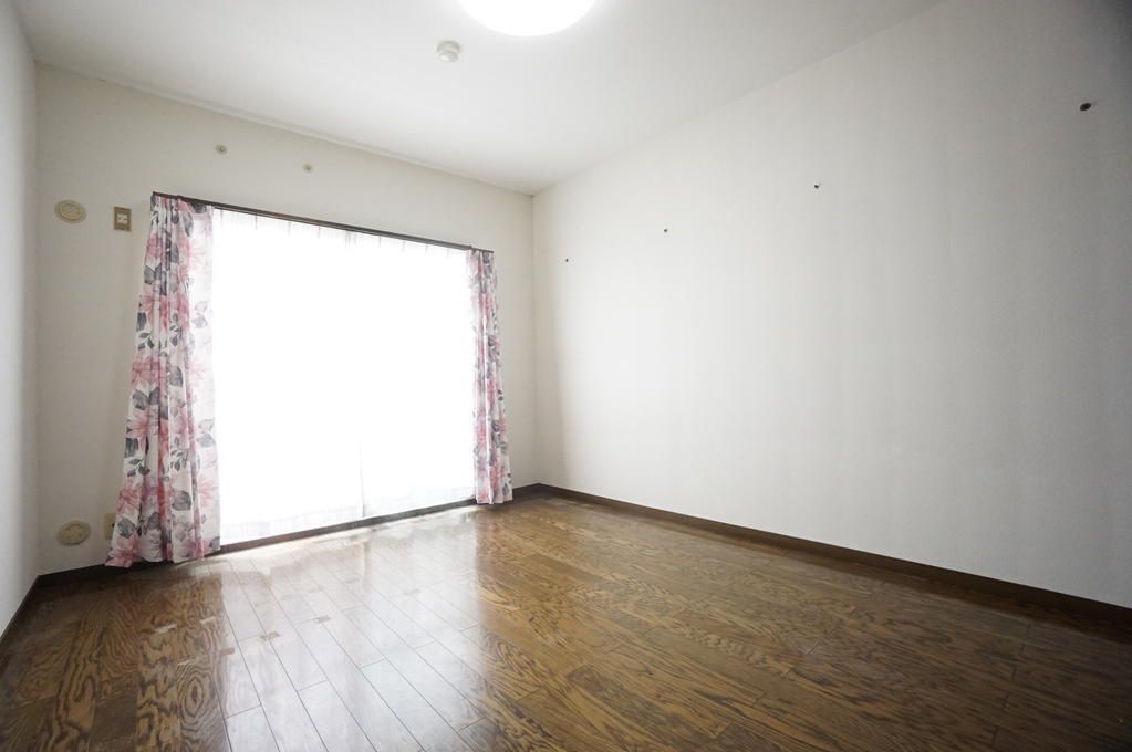 4LDK Corner Apartment in Kasugai with South Balcony - Thumbnail 4