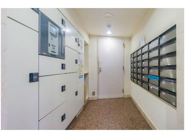 Renovated 3LDK Apartment for Sale in Meguro, Tokyo - Thumbnail 3
