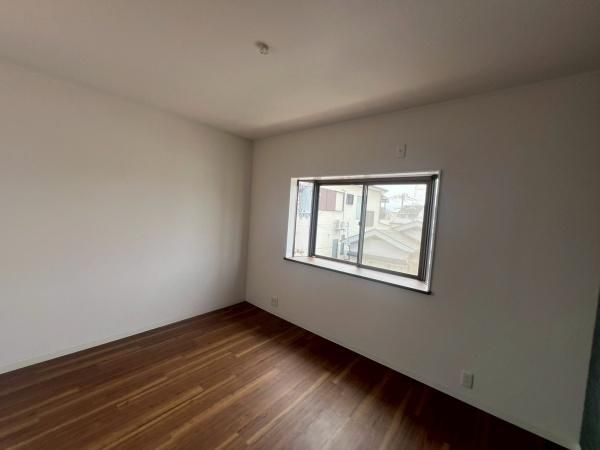 Renovated 2LDK House with Garage in Shijonawate, Osaka - Thumbnail 3