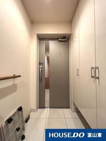 2LDK Apartment for Sale in Toyama City with South Balcony - Thumbnail 2