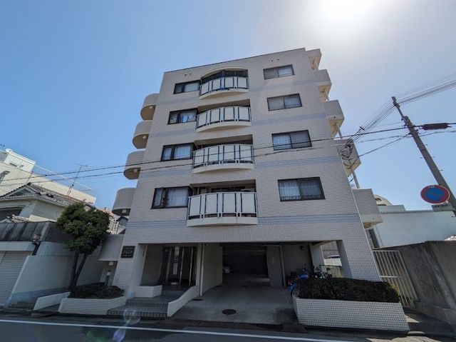 City Heights Jewel 4F 2LDK Apartment in Wakayama City - Thumbnail 2