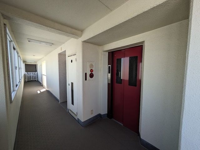 City Heights Jewel 4F 2LDK Apartment in Wakayama City - Thumbnail 4