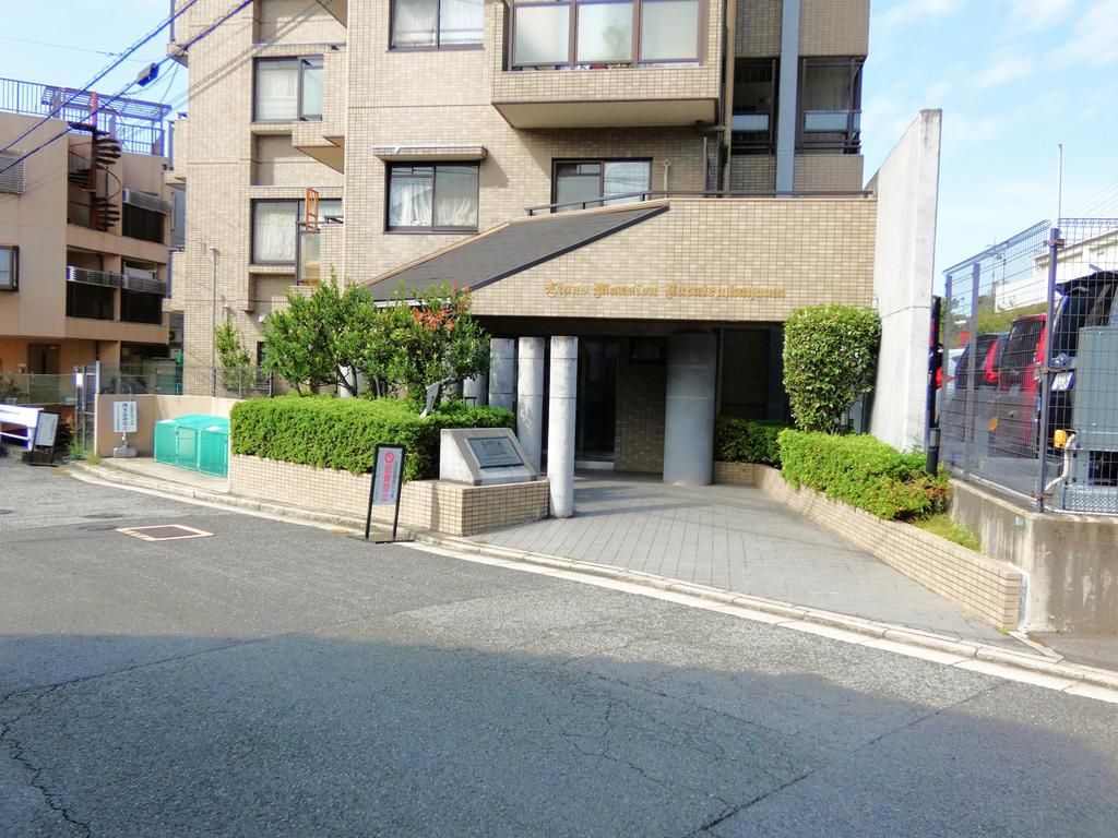 Renovated 4LDK Apartment in Nara Tezukayama near Tomio Station - Thumbnail 4