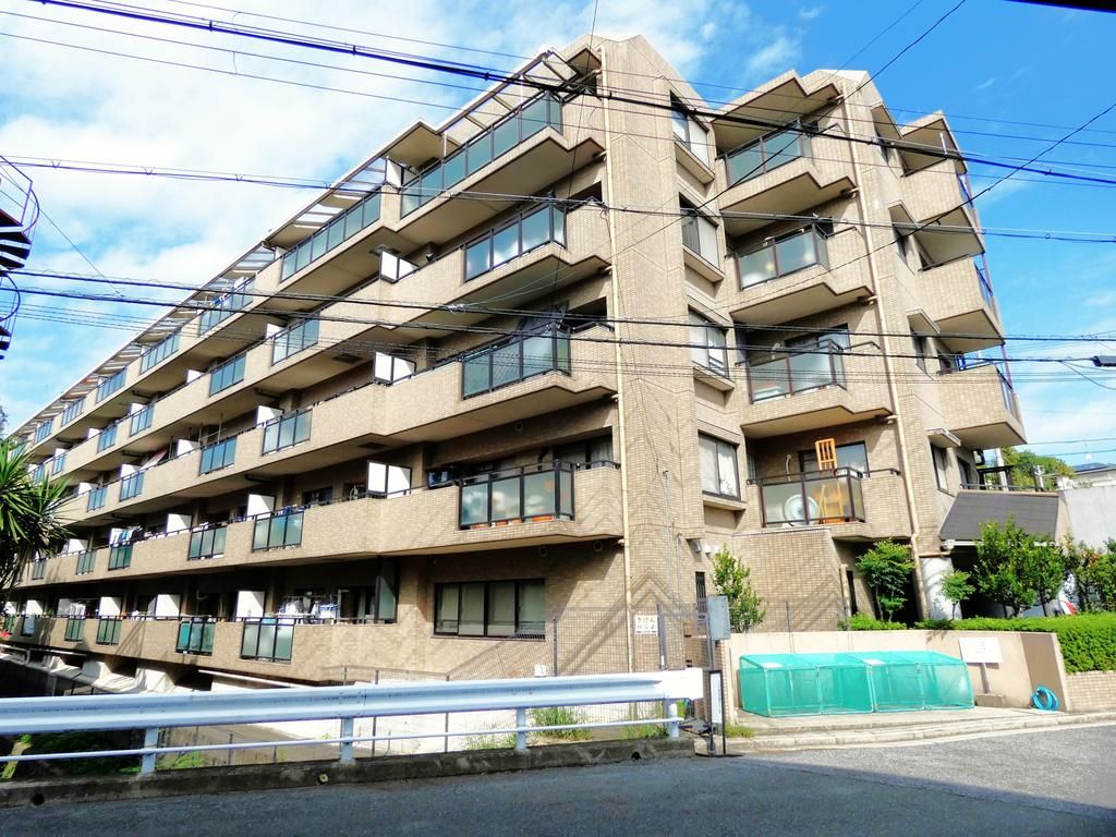 Renovated 4LDK Apartment in Nara Tezukayama near Tomio Station - Thumbnail 3