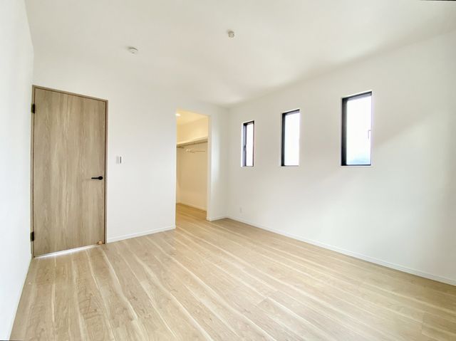 New 3LDK House in Otsu with Dual Train Access - Thumbnail 2