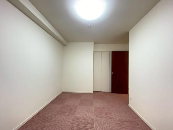 2LDK Apartment for Sale in Wakayama Marina City, 76.86 sqm - Thumbnail 2