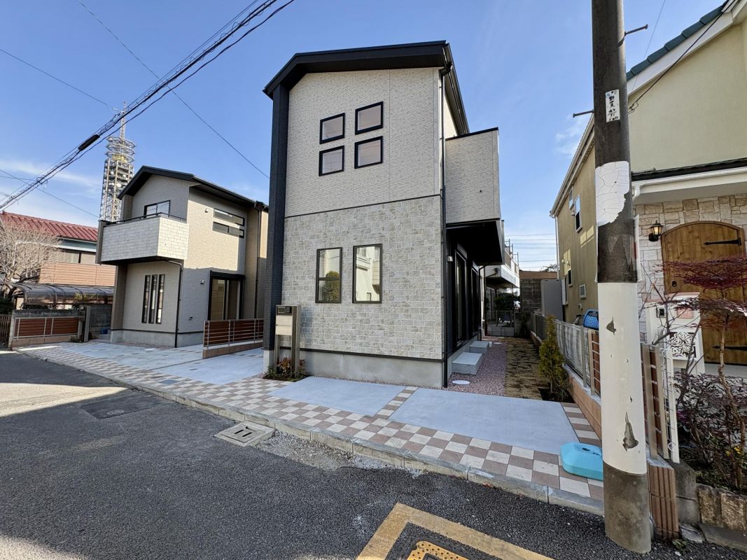 New 4LDK House in Nishitokyo with Solar Panels & Long-Term Housing - Thumbnail 2