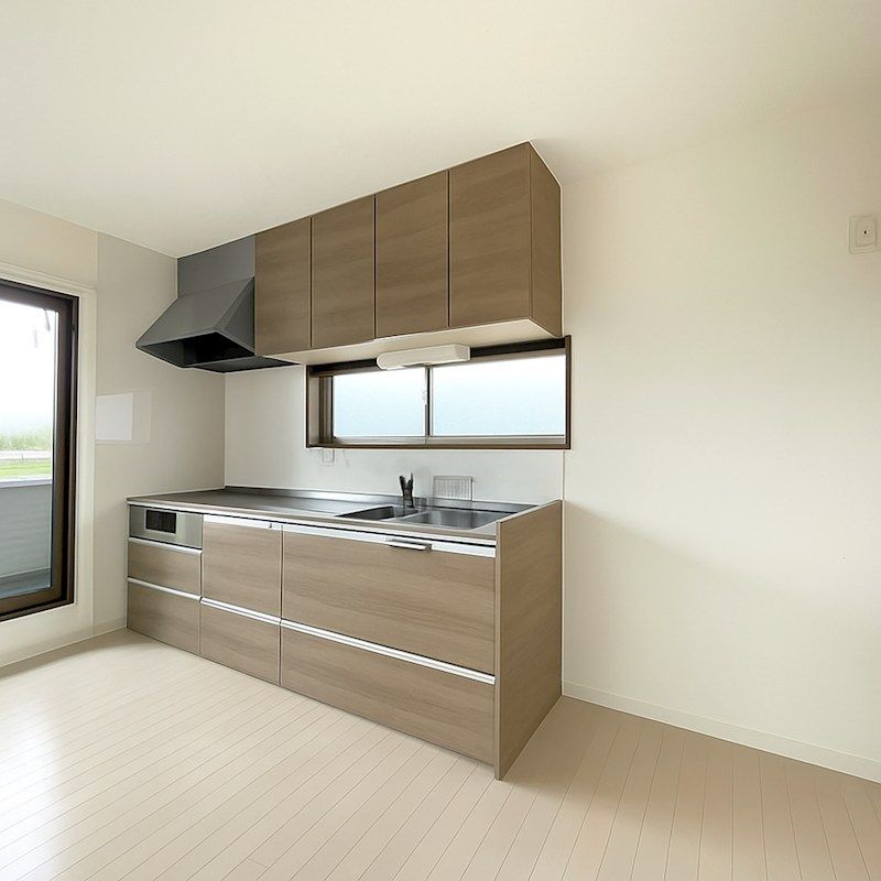 4LDK House in Kumamoto Nishi Ward with 8 Parking Spaces - Thumbnail 3
