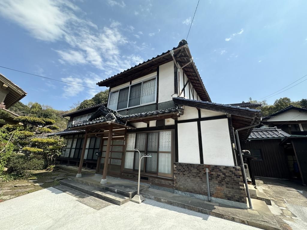 158-Year-Old Traditional House in Tottori City - Thumbnail 3