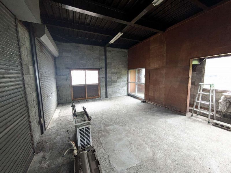 2DK Steel House in Takamatsu's Salt River Area - Thumbnail 2