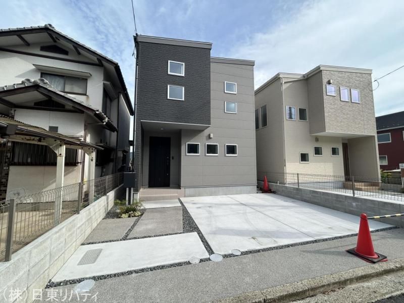 Modern 3LDK House in Hiroshima's Asaminami Ward - Thumbnail 3